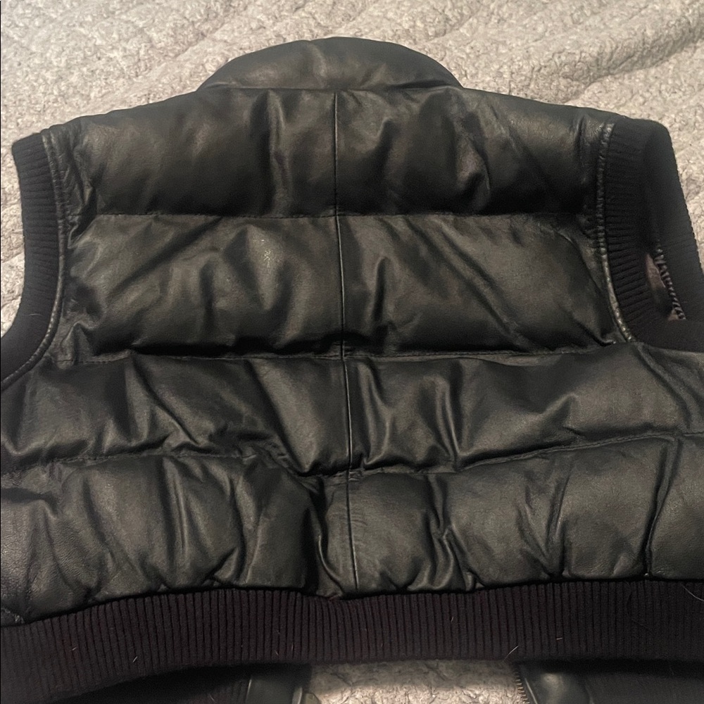 Men's or Women’s Black Puffer Vest 💯leather Fits like a large size outerwear - Picture 8 of 10